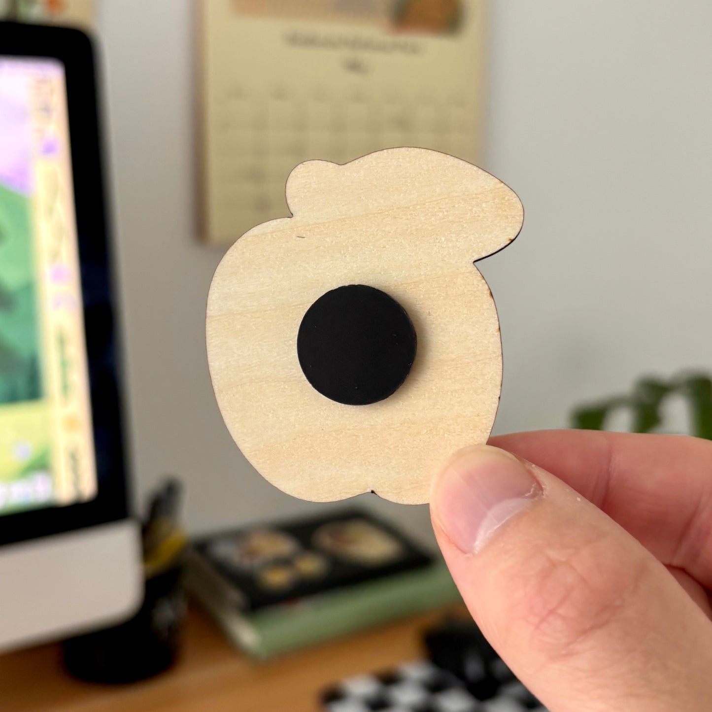 Apple Doggo Magnet en Bois